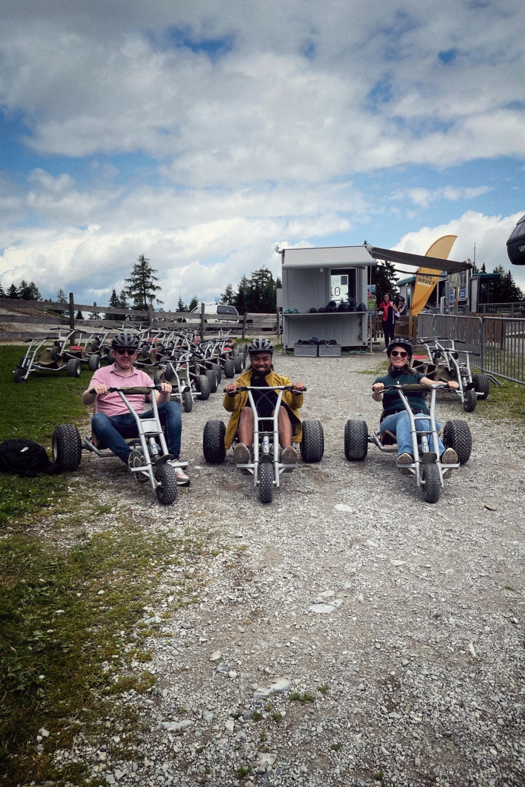 Als Mario, Luigi en Yoshi de berg&nbsp;af